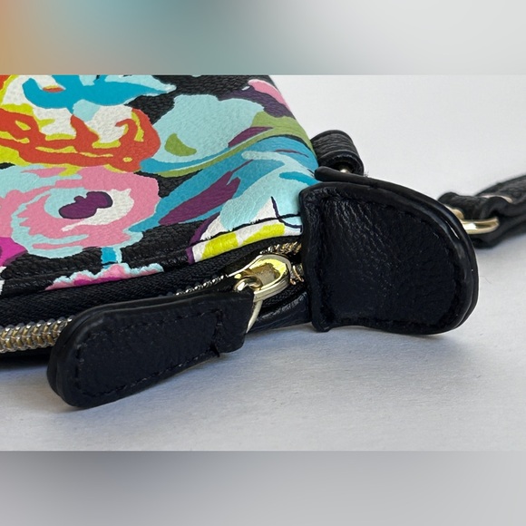 Betsy Johnson Cosmetic Bag / Wristlet - Floral, Black & White - Picture 8 of 13